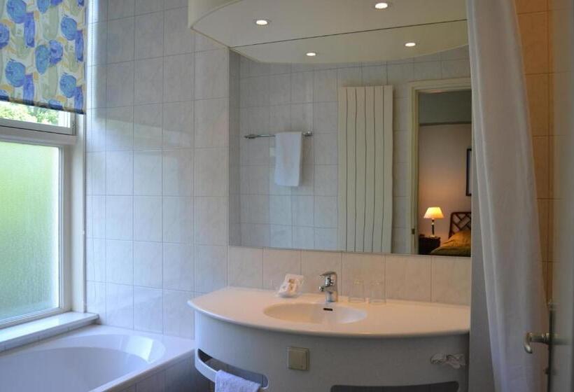 Полулюкс, Landgoed Hotel & Restaurant Carelshaven