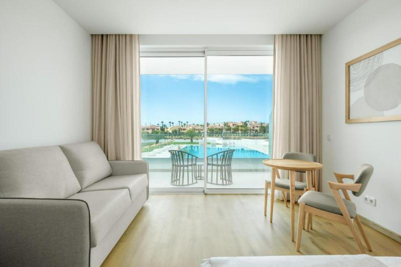 اتاق استاندارد با چشم‌انداز استخر, Ancora Park Sunplace Hotels & Resorts