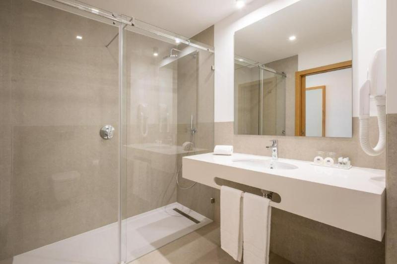 اتاق استاندارد با چشم‌انداز استخر, Ancora Park Sunplace Hotels & Resorts