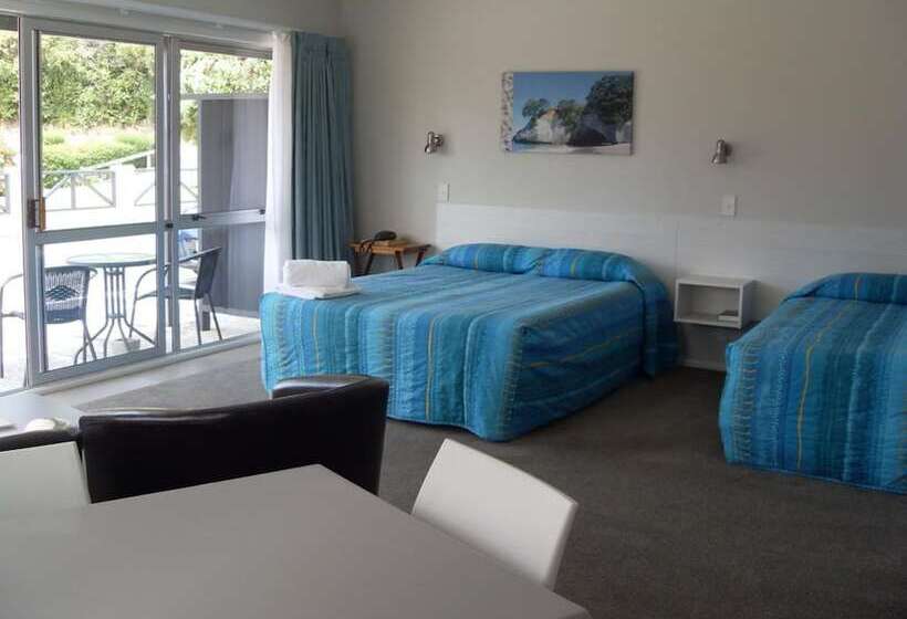 Студия Deluxe, Averill Court Motel