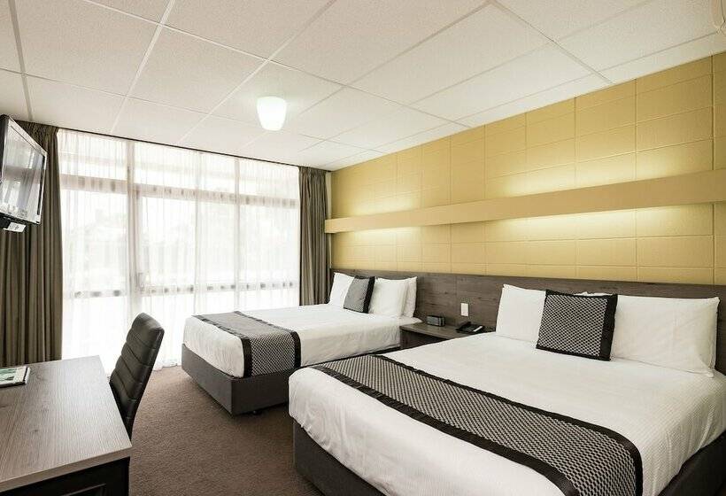اتاق استاندارد, Heartland Ambassador Hotel Hamilton