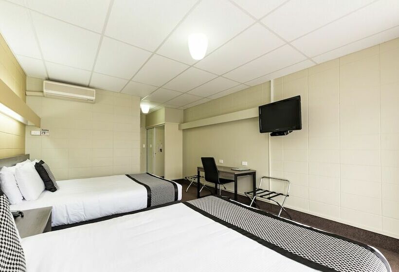 اتاق استاندارد, Heartland Ambassador Hotel Hamilton