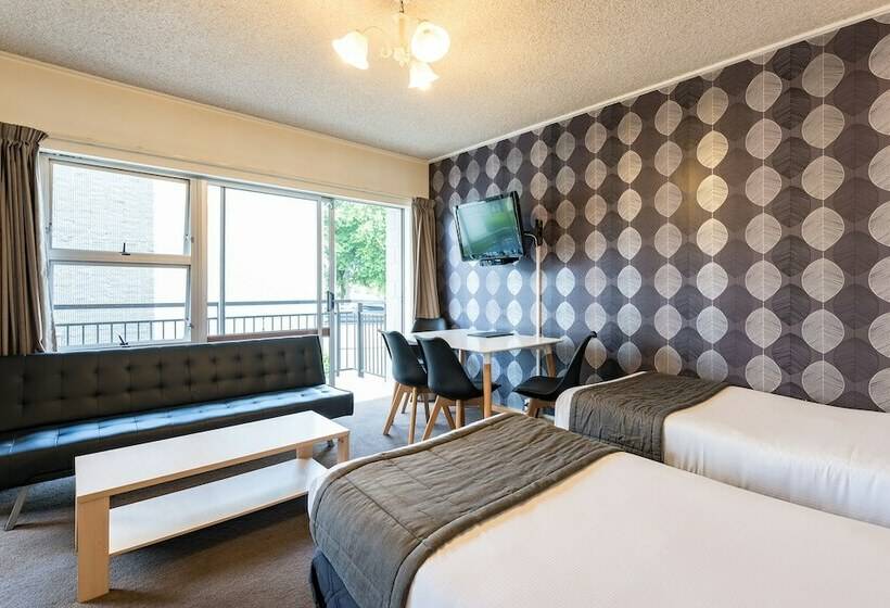 اتاق استاندارد, Heartland Ambassador Hotel Hamilton
