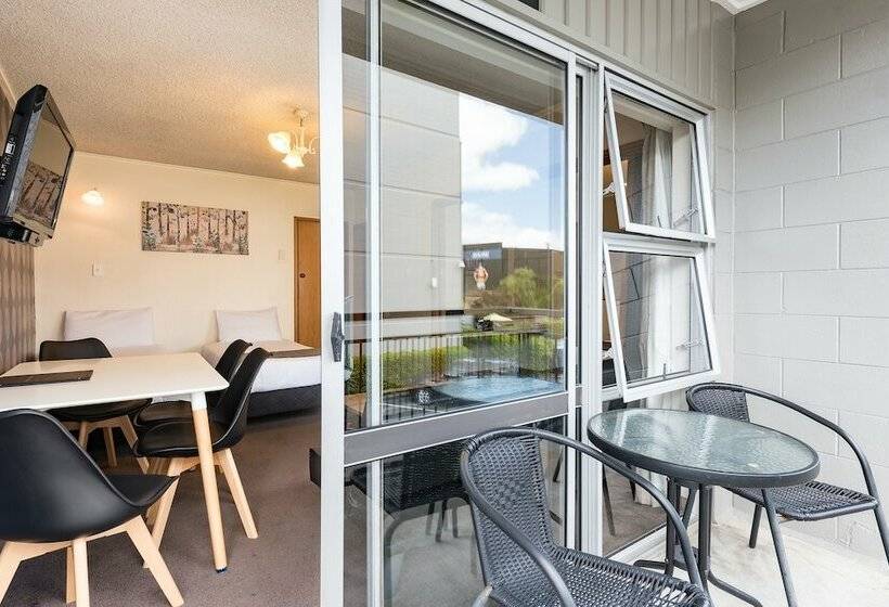 اتاق استاندارد, Heartland Ambassador Hotel Hamilton