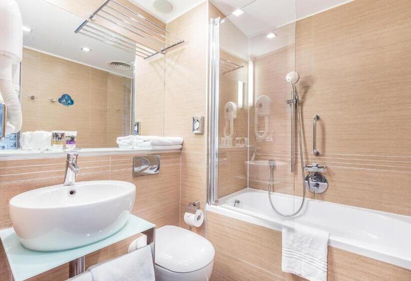 اتاق استاندارد با چشم‌انداز شهر, Mercure Gdańsk Stare Miasto
