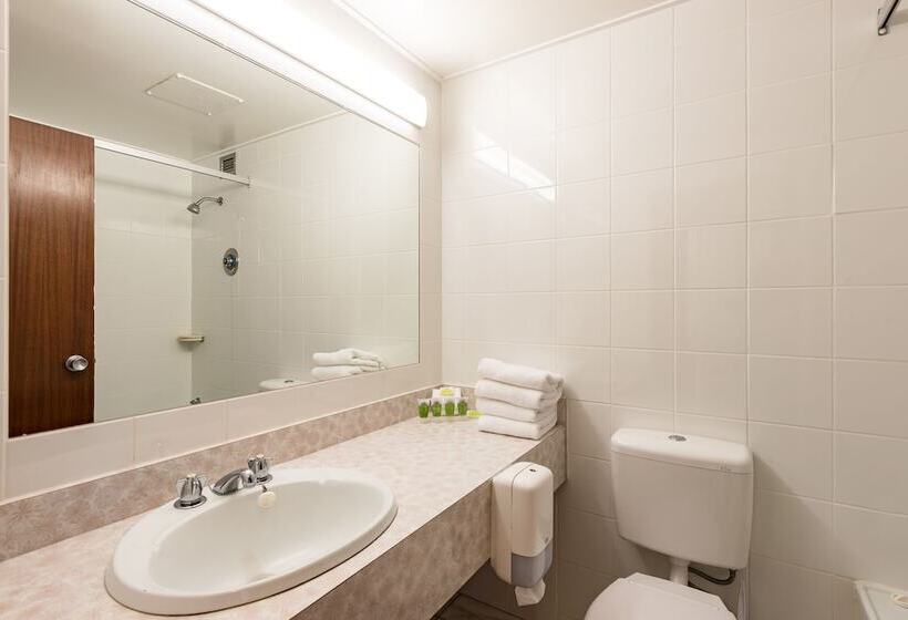 اتاق استاندارد, Heartland Ambassador Hotel Hamilton