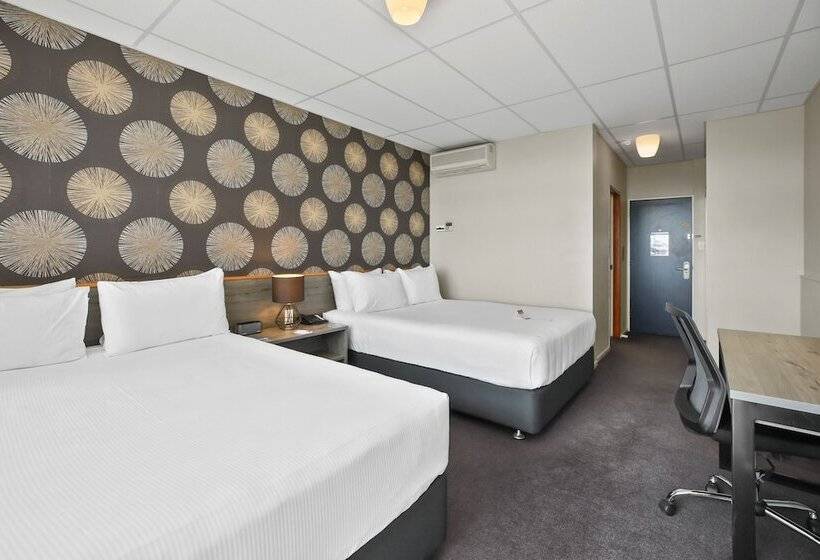 اتاق استاندارد, Heartland Ambassador Hotel Hamilton