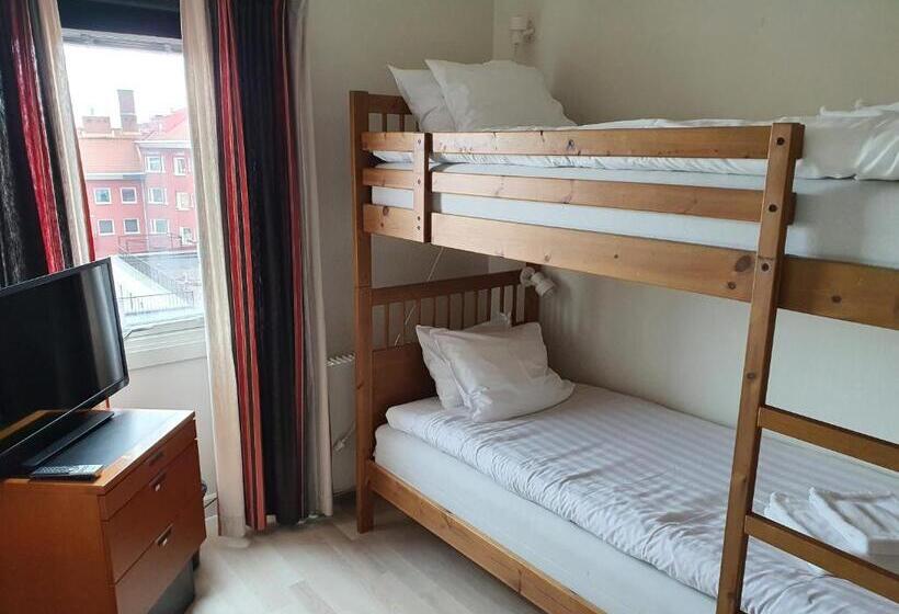 Четырехместный Номер Стандарт, Saga Hotell