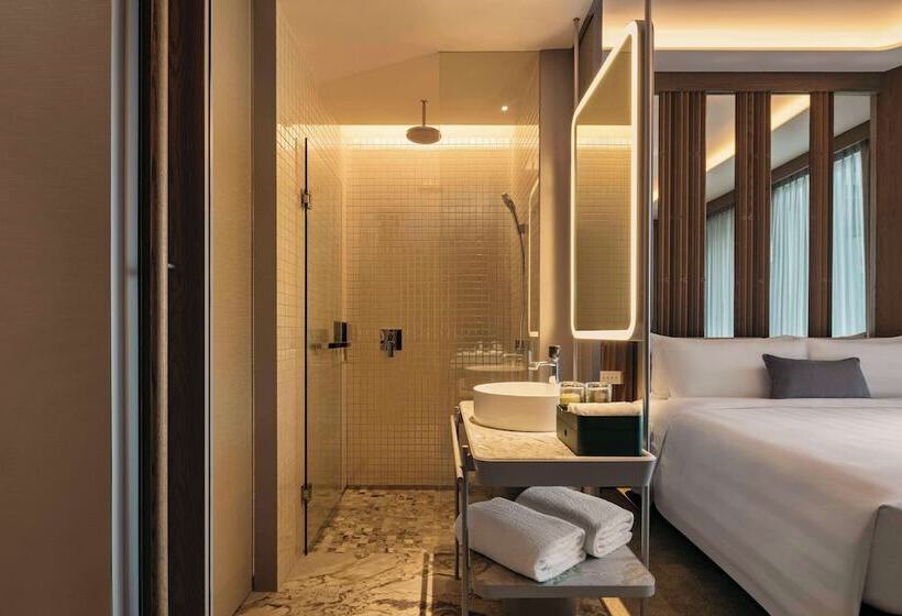 اتاق کلاب, Pan Pacific Orchard