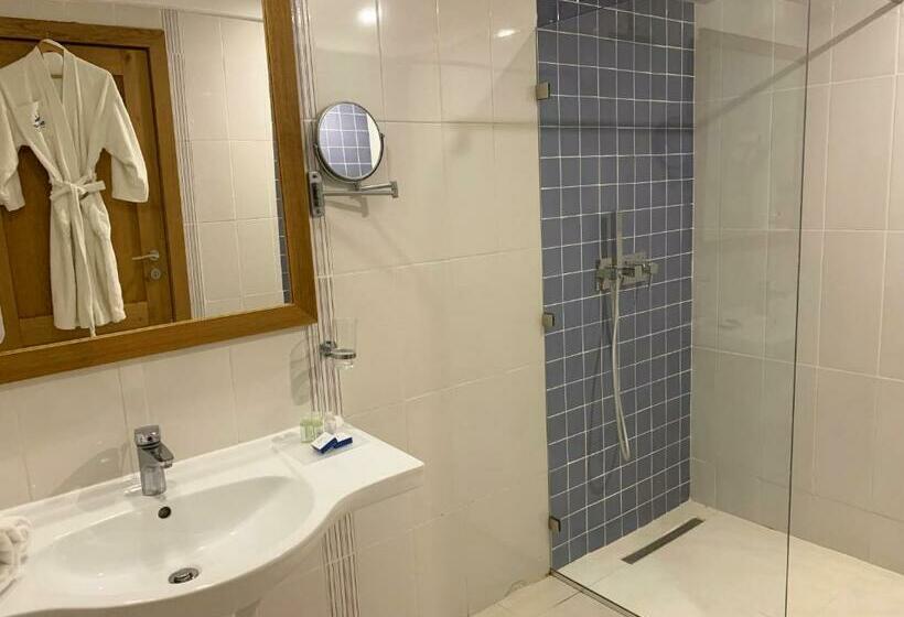 سوئیت با تخت بزرگ, Bel Azur Thalasso & Bungalows