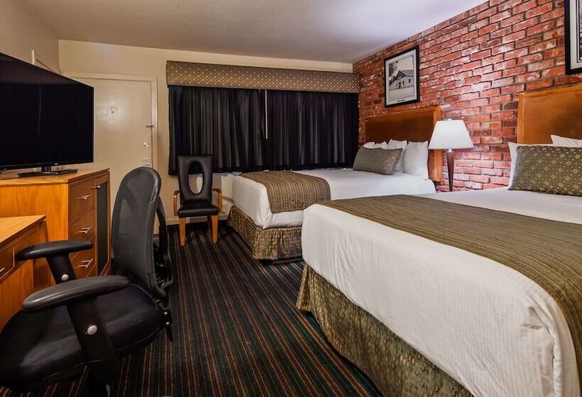 스탠다드 룸 더블 침대 2개, Best Western Pine Tree Motel