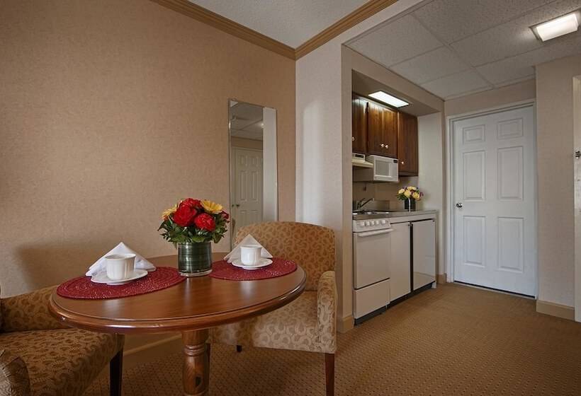 디럭스 스위트, Best Western Plus Morristown Inn