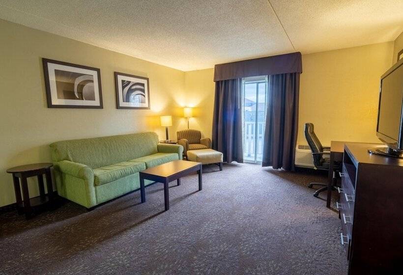 سوییت, Holiday Inn Express Hotel & Suites Pittsburgh Airport, An Ihg