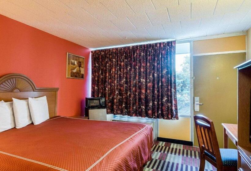 اتاق استاندارد با تخت بزرگ, Rodeway Inn University