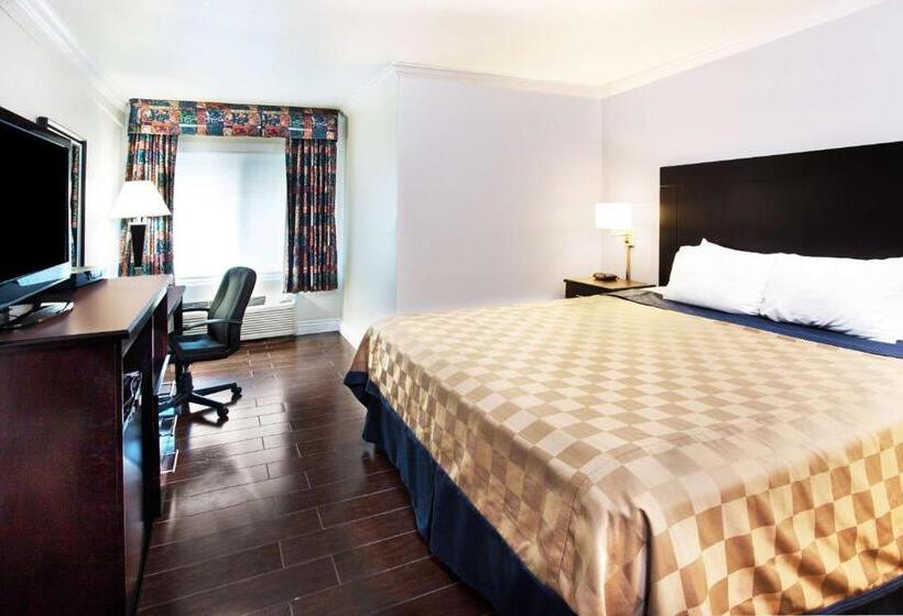 스탠다드 룸 킹사이즈 침대, Travelodge By Wyndham Ocean Front