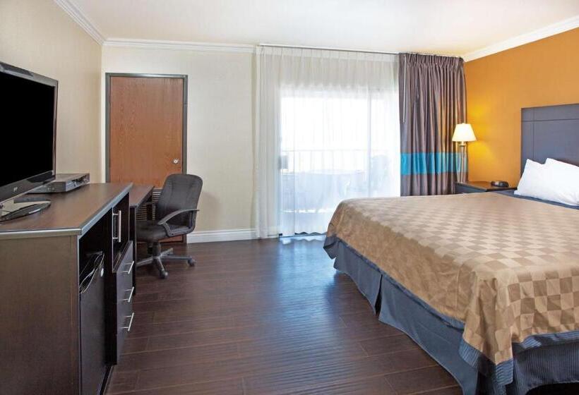 Quarto Estandar Cama King, Travelodge By Wyndham Ocean Front