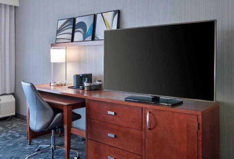 带大床的标准间, Courtyard By Marriott Indianapolis Castleton