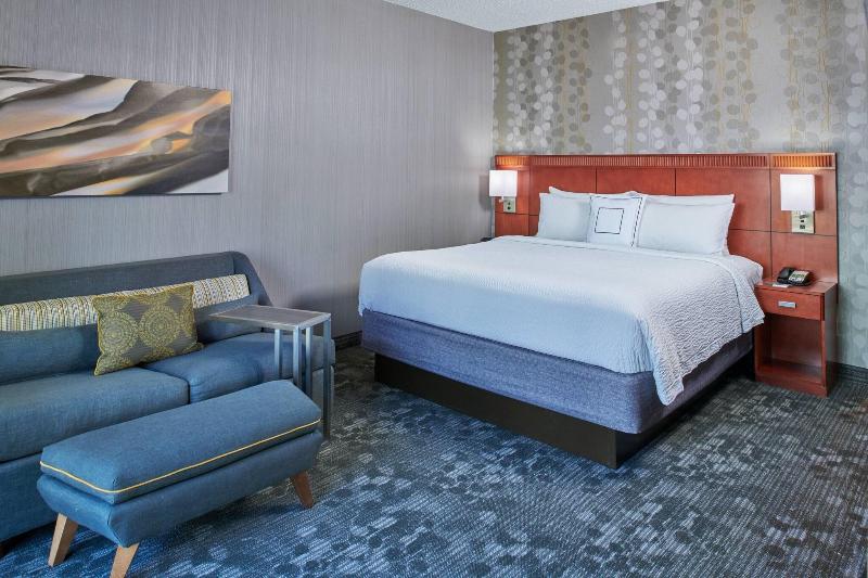 带大床的标准间, Courtyard By Marriott Indianapolis Castleton