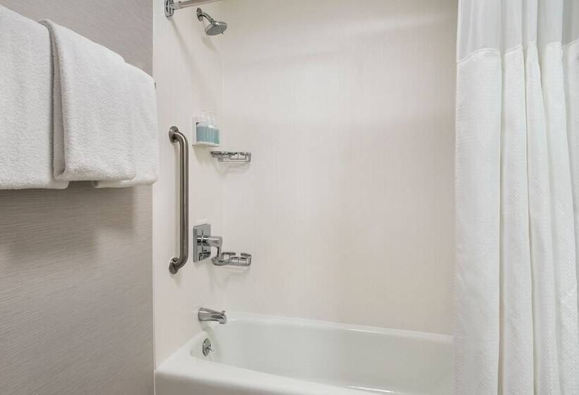 Люкс, Courtyard By Marriott Rye