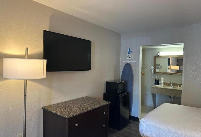스탠다드 룸 킹사이즈 침대, Days Inn By Wyndham Westend Alexandria,va Washington Dc Area