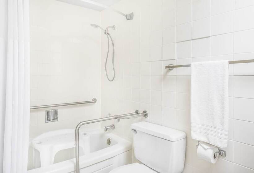 Номер Стандарт 2 Двуспальные Кровати, Days Inn By Wyndham St Clairsville