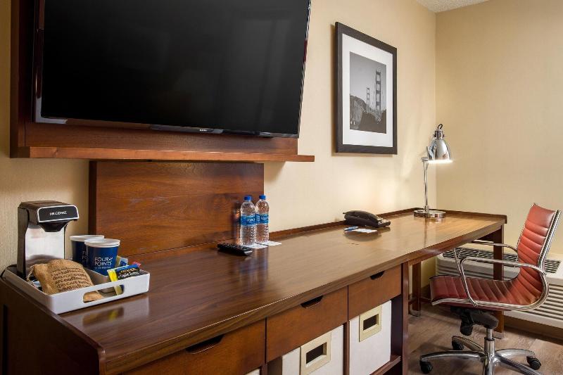 Chambre Standard Adaptée aux Personnes à Mobilité Réduite, Four Points By Sheraton San Francisco Bay Bridge