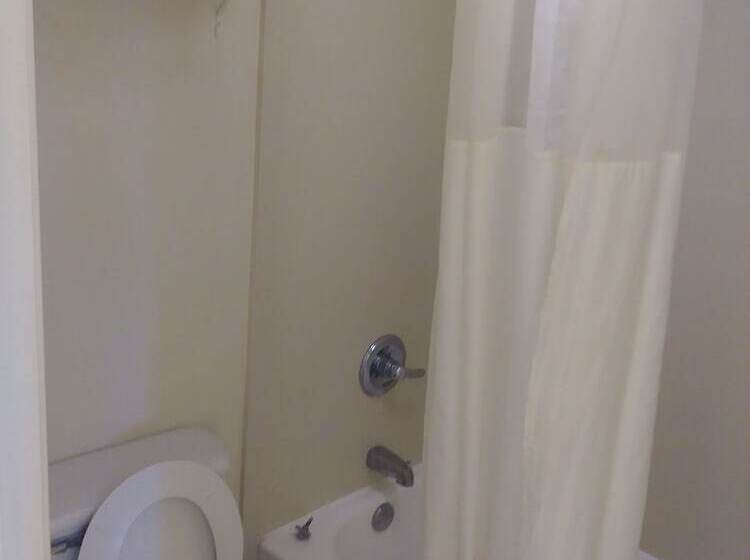 带2个双人床的标准工作室, Knights Inn San Antonio Near Frost Bank Center