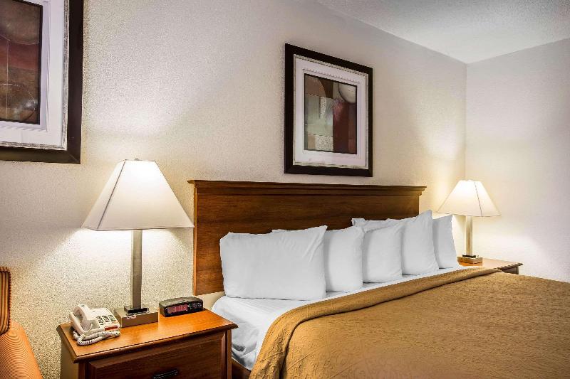 스탠다드 룸 킹사이즈 침대, Quality Inn Madison