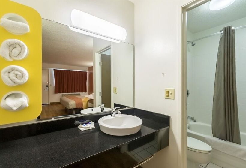 Номер Стандарт 2 Двуспальные Кровати, Motel 6crawfordsville, In
