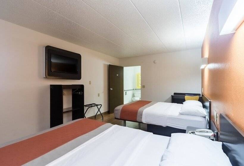Номер Стандарт 2 Двуспальные Кровати, Motel 6crawfordsville, In
