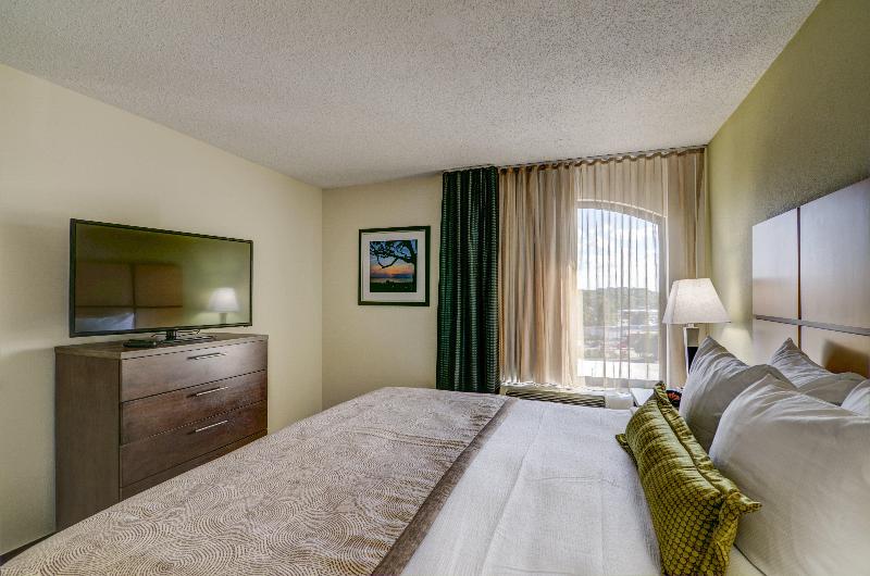 Люкс Кровать Кинг, Candlewood Suites Richmond   West Broad, An Ihg