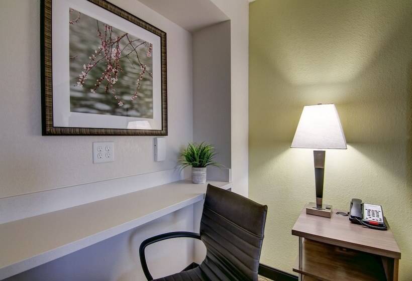 Люкс Deluxe Кровать Кинг, Candlewood Suites Richmond   West Broad, An Ihg
