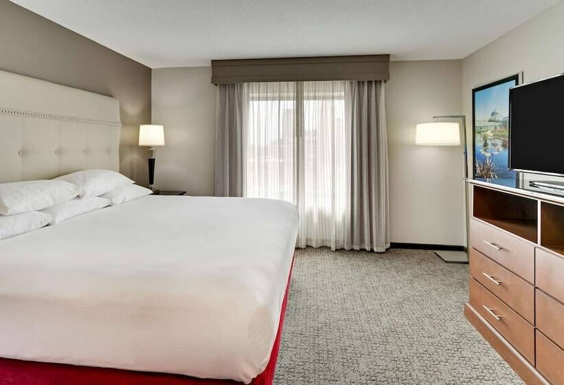 Люкс, Drury Plaza Hotel St. Paul Downtown