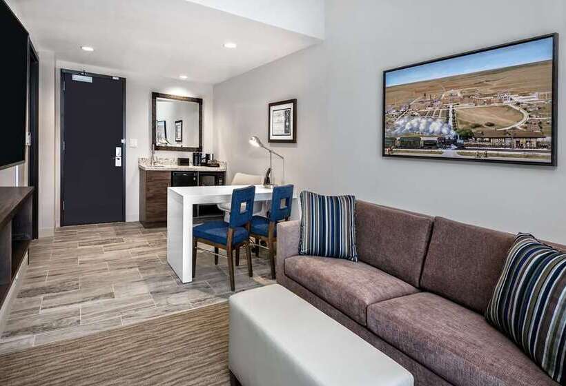 Suíte Premium, Embassy Suites By Hilton Atlanta Perimeter Center