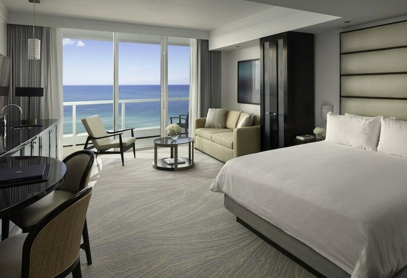 Júnior Suíte Cama Queen, Fontainebleau Miami Beach