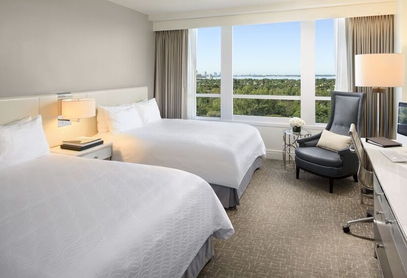 带2个双人床的标准工作室, Fontainebleau Miami Beach