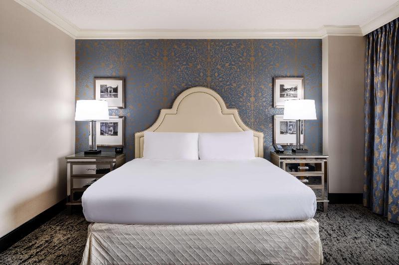 キングサイズベッドのデラックスルーム, Hilton Dallas Lincoln Centre
