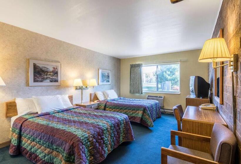 Четырехместный Номер Стандарт, Motel 6eau Claire, Wi