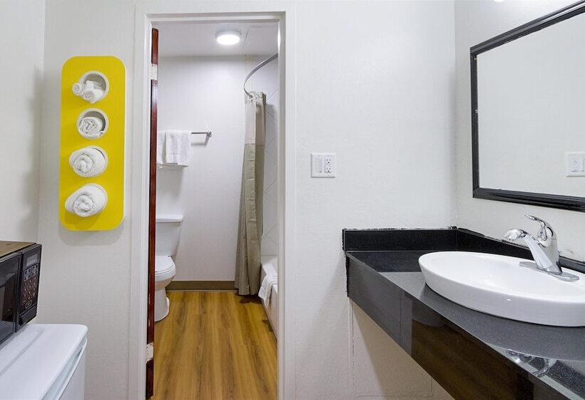 Номер Deluxe, Motel 6 Sidney, Oh