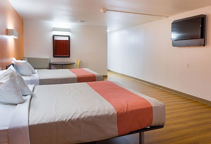 Номер Deluxe, Motel 6 Sidney, Oh