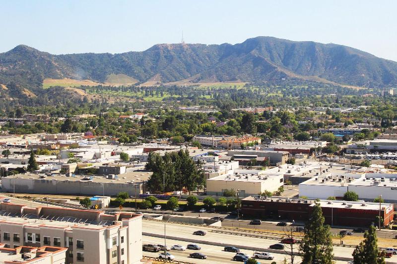标准间, Burbank