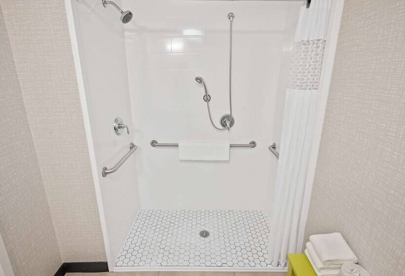 اتاق استاندارد برای معلولان, Hampton Inn Cleveland Westlake
