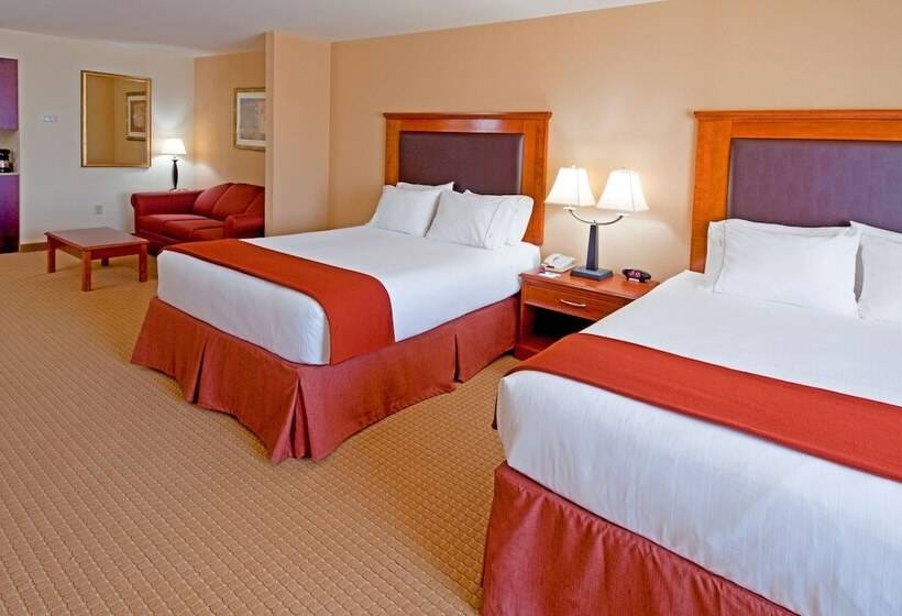 Люкс, Holiday Inn Express & Suites Albany Airport Area   Latham, An Ihg