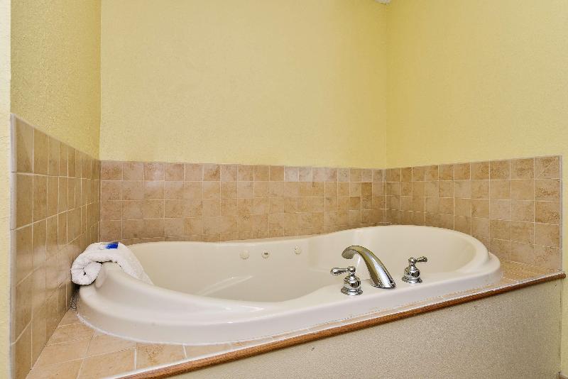 Люкс, Quality Inn