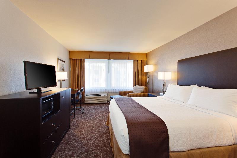 스탠다드 룸 킹사이즈 침대, Holiday Inn West Covina, An Ihg