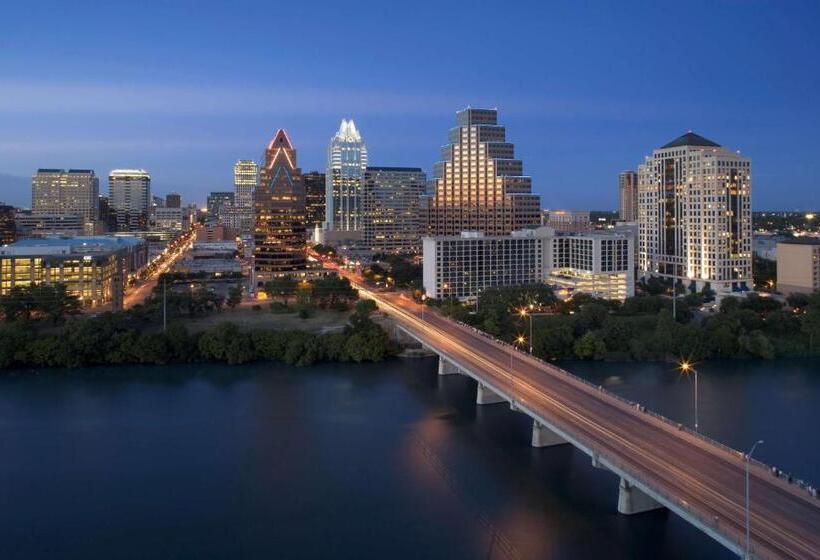 Standard studio with river view, Hyatt Regency Austin