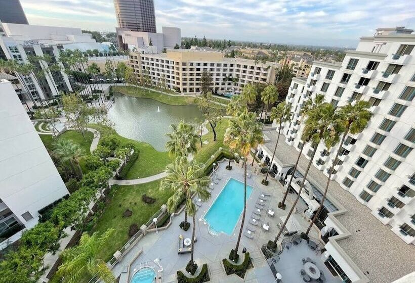 스위트, Costa Mesa Marriott