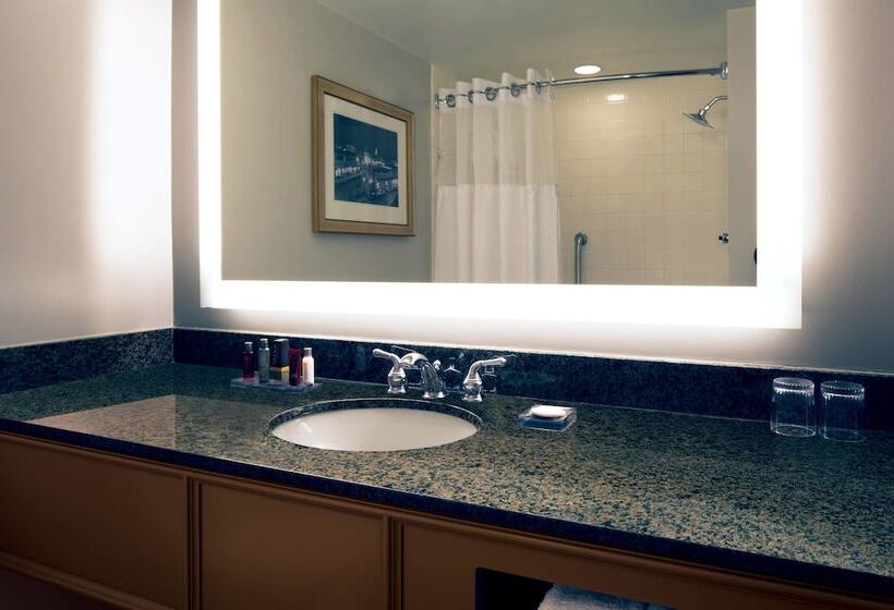 带2个双人床的标准工作室, Kansas City Marriott Country Club Plaza