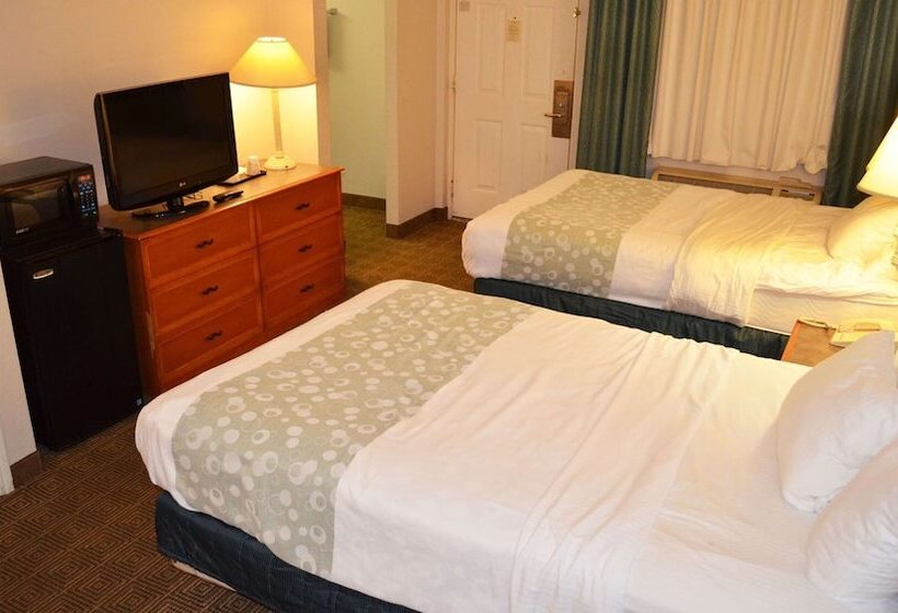 ２ダブルベッドのスタンダードルーム, Magnuson Hotel Texarkana