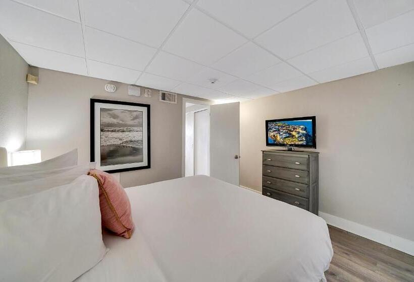Deluxe Suite Sea View, Montreal Beach Resort